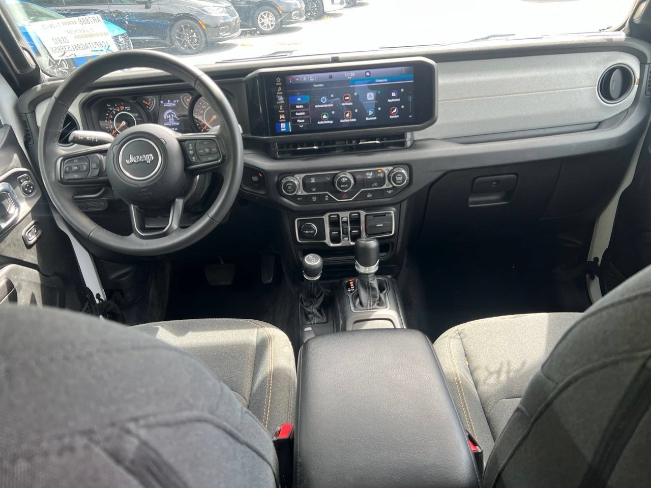 Used 2025 Jeep Gladiator Sport AWD/4WD image 19