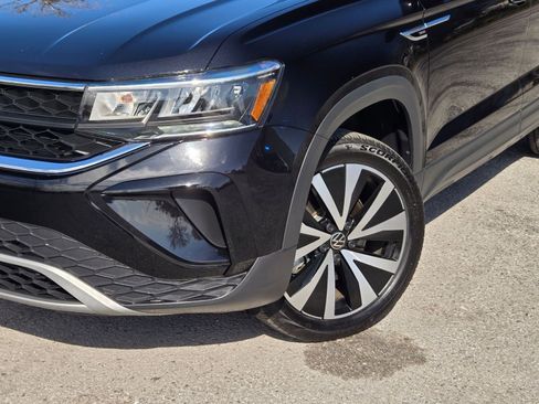 Used 2024 Volkswagen Taos SE image 10