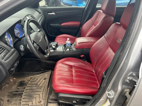 Used 2013 Chrysler 300 S RWD image 5