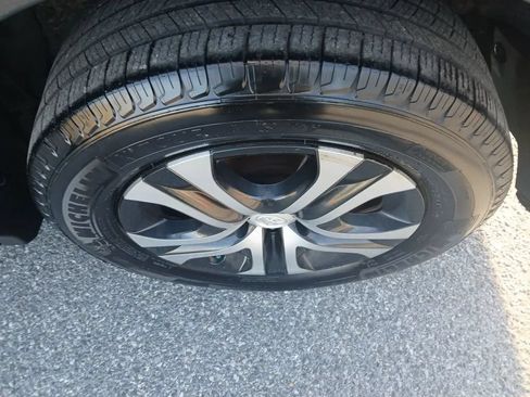 Used 2016 Toyota RAV4 LE FWD image 25