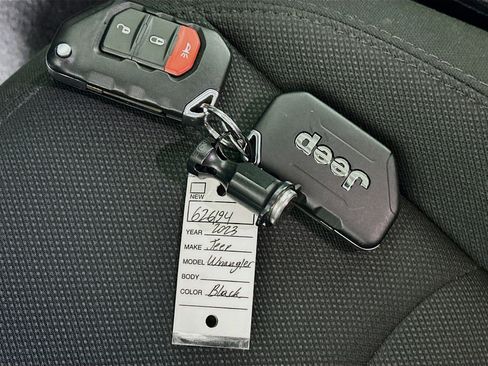 Used 2023 Jeep Wrangler Unlimited w/ 8.4" Radio Group AWD/4WD image 26