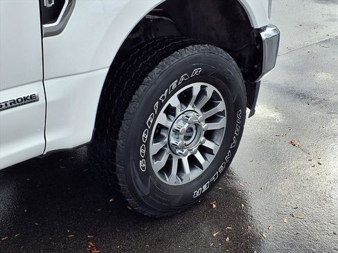 Used 2022 Ford F250 Lariat w/ Lariat Value Package image 26