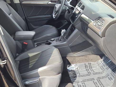Used 2022 Volkswagen Tiguan SE AWD/4WD image 5