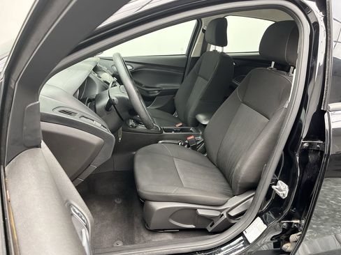 Used 2018 Ford Focus SE image 9