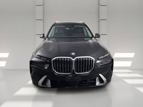 Used 2025 BMW X7 xDrive40i w/ Premium Package AWD/4WD image 3