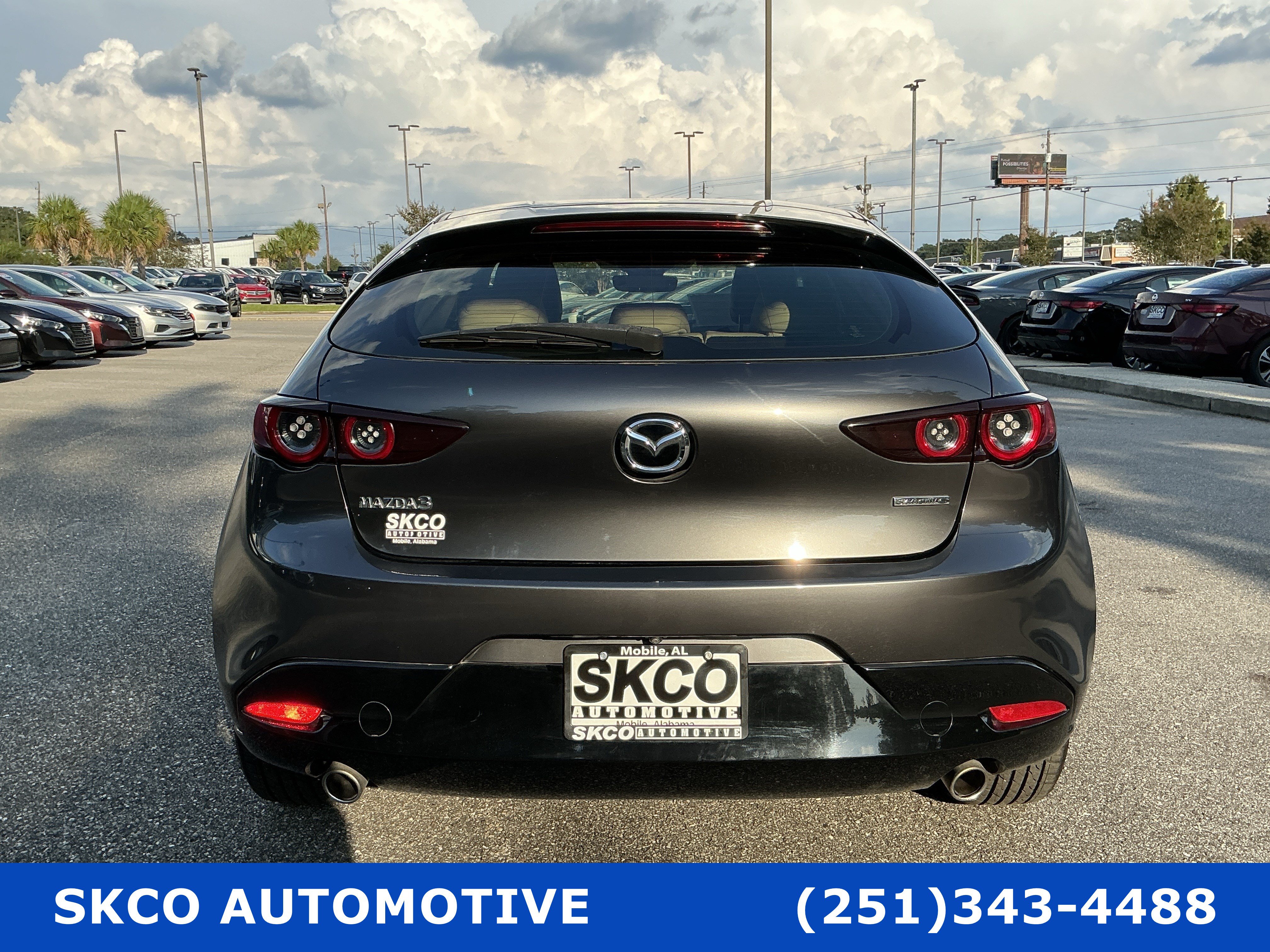 Used 2020 MAZDA MAZDA3 Hatchback FWD image 4