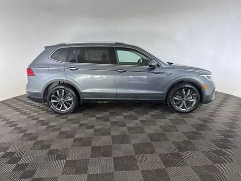 Used 2022 Volkswagen Tiguan SE AWD/4WD image 4
