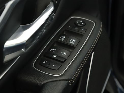 Used 2023 RAM 1500 Laramie AWD/4WD image 7