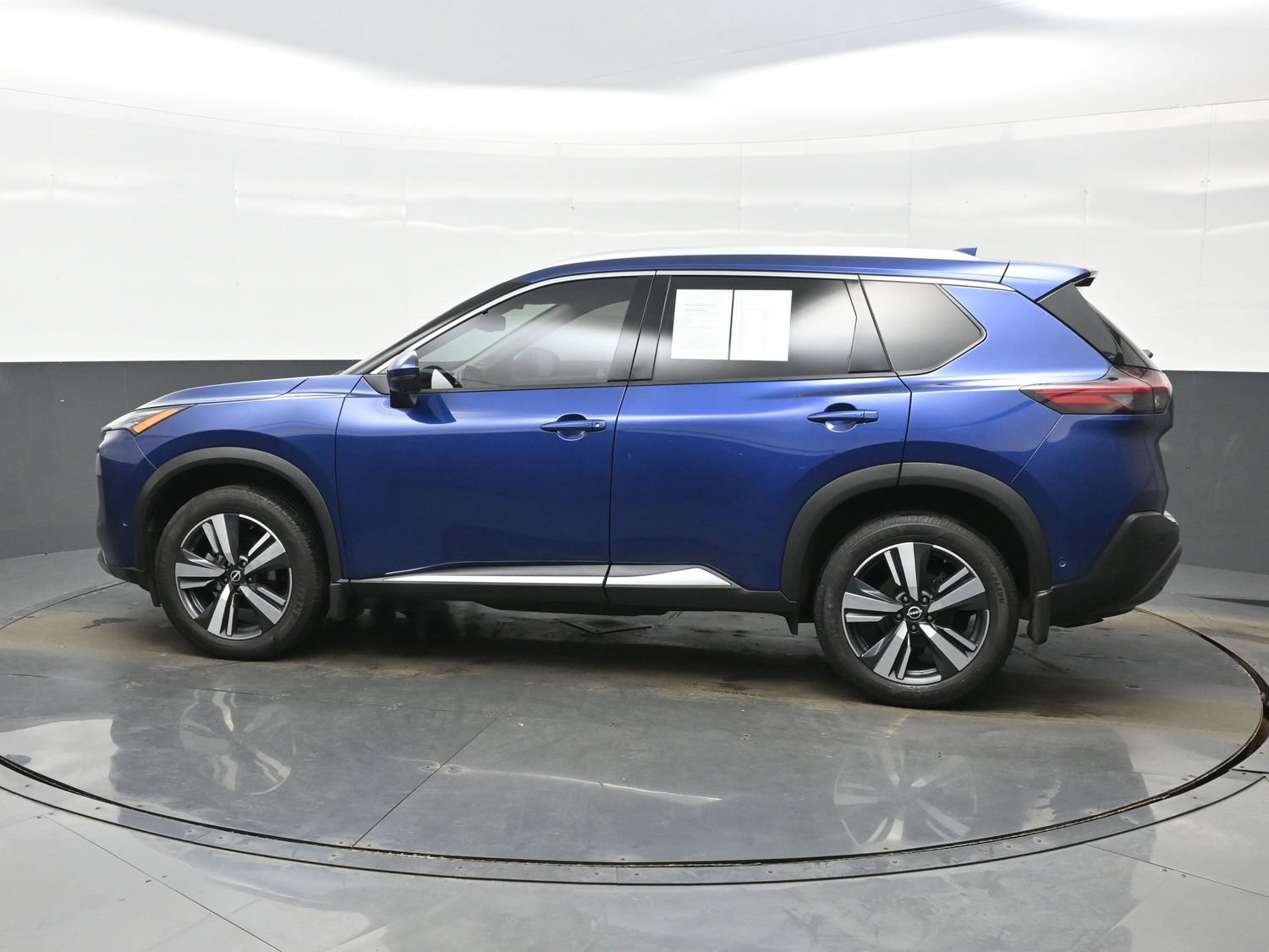 Used 2022 Nissan Rogue SL w/ SL Premium Package AWD/4WD image 3