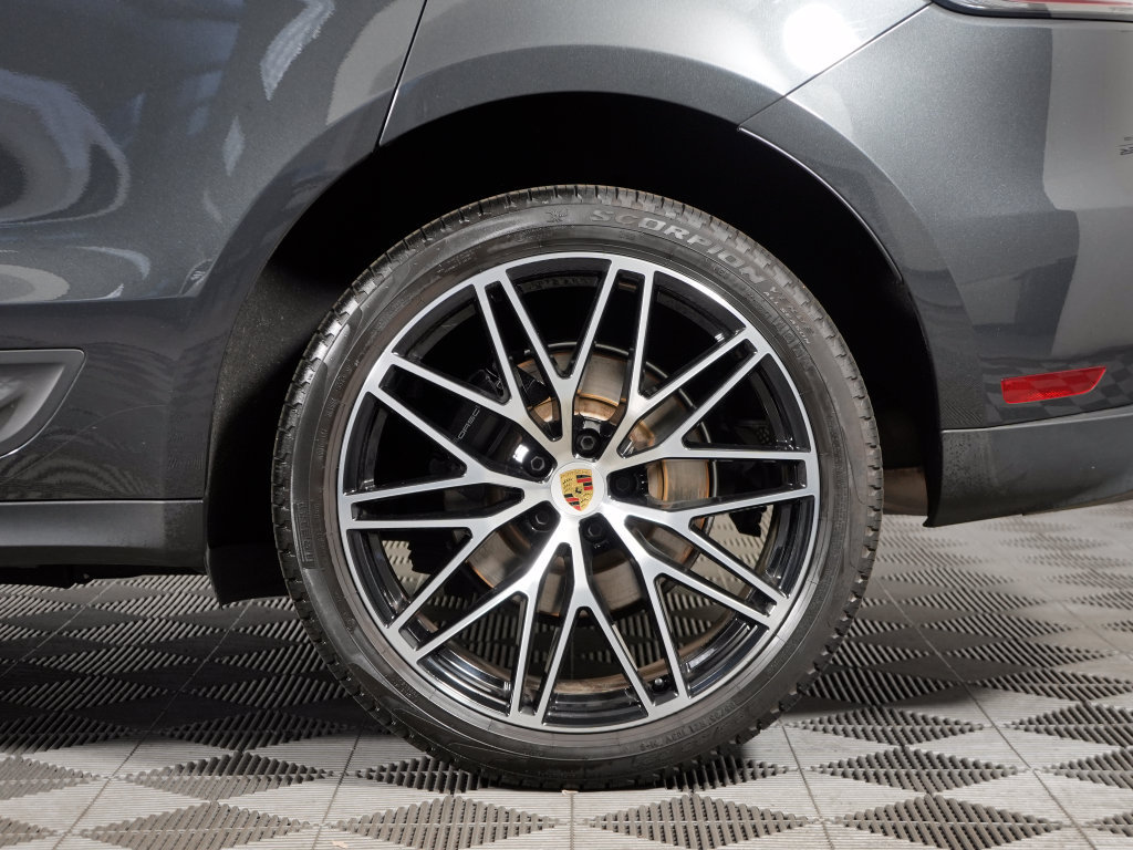Certified 2023 Porsche Macan Turbo AWD/4WD image 14