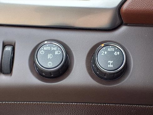 Used 2016 Chevrolet Suburban LTZ AWD/4WD image 19