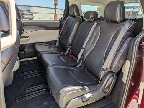 Used 2023 Kia Carnival LX FWD image 24