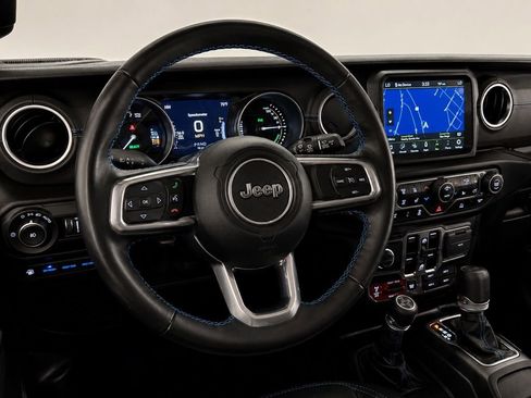 Used 2022 Jeep Wrangler Unlimited Rubicon 4xe w/ Cold Weather Group AWD/4WD image 31