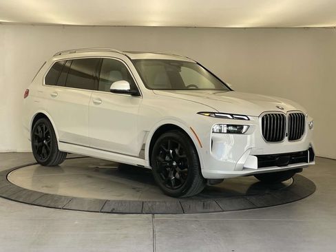 Used 2026 BMW X7 xDrive40i w/ Executive Package AWD/4WD image 7