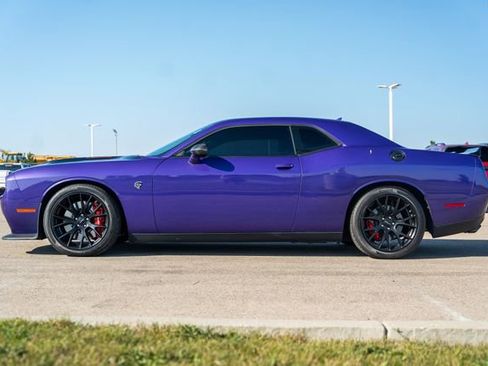 Used 2016 Dodge Challenger SRT Hellcat image 4