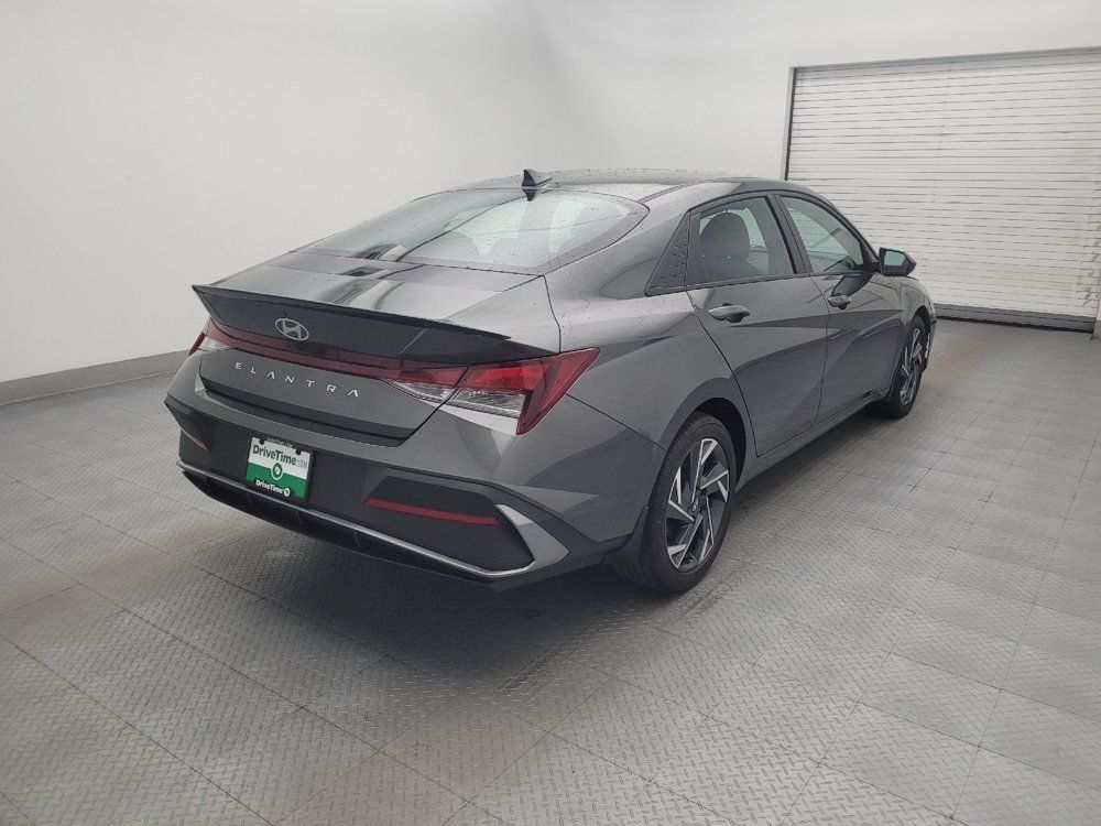 Used 2025 Hyundai Elantra Sport FWD image 9