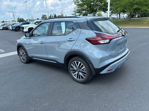 Used 2023 Nissan Kicks SR w/ SR Premium Package FWD image 12