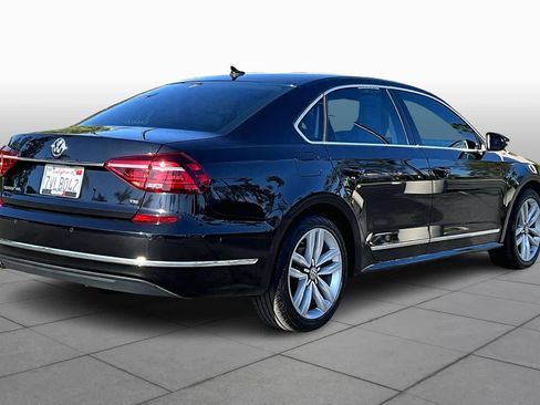 Used 2017 Volkswagen Passat 1.8T SEL Premium image 12