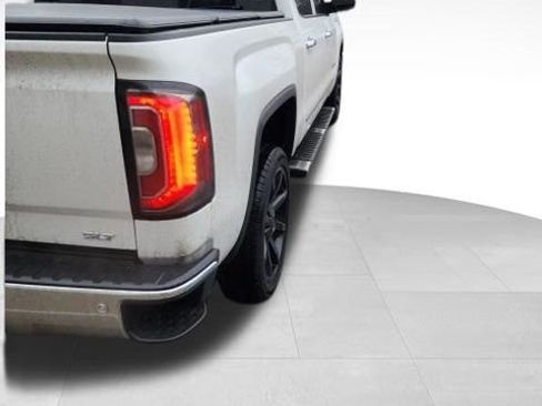 Used 2017 GMC Sierra 1500 SLT w/ SLT Premium Package image 2