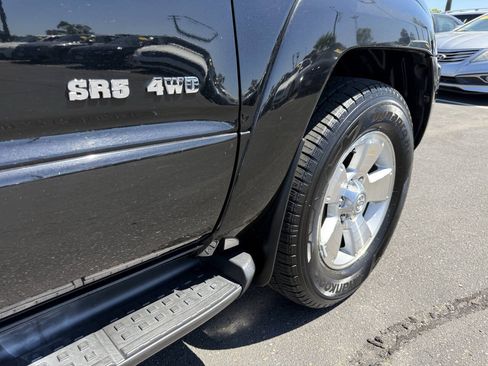 Used 2004 Toyota 4Runner SR5 AWD/4WD image 23