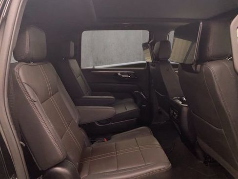 Used 2026 Chevrolet Suburban High Country AWD/4WD image 24