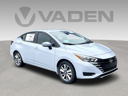 New 2025 Nissan Versa SR w/ Trunk Package