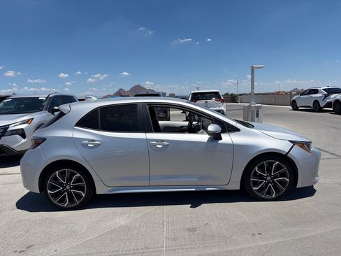 Used 2022 Toyota Corolla XSE FWD image 3