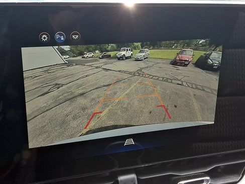 Used 2025 Chevrolet Equinox LT AWD/4WD image 18