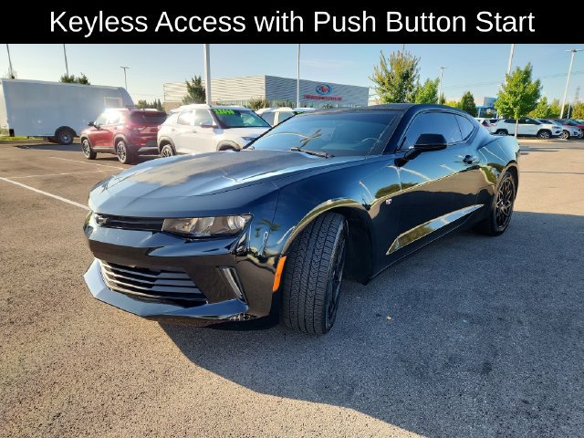 Used 2018 Chevrolet Camaro LT RWD image 3