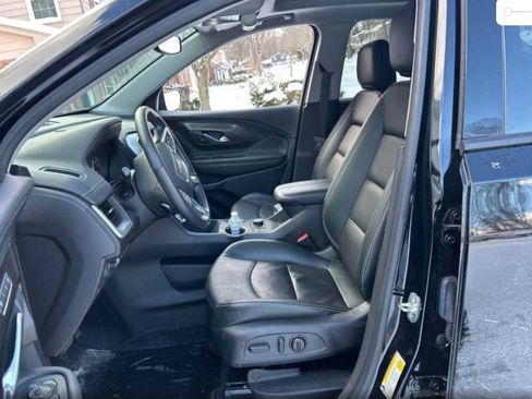 Used 2022 GMC Terrain SLT w/ Infotainment Package II image 2
