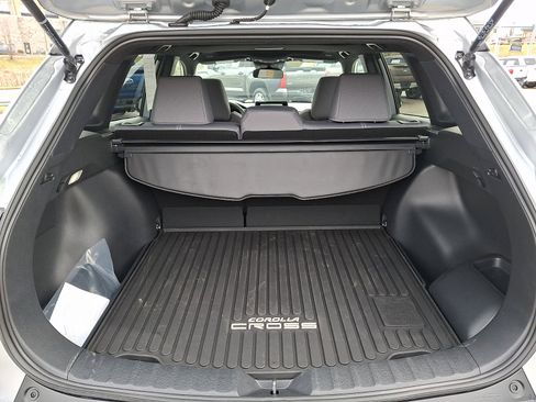 Used 2026 Toyota Corolla Cross AWD Hybrid w/ Moonroof Package image 28