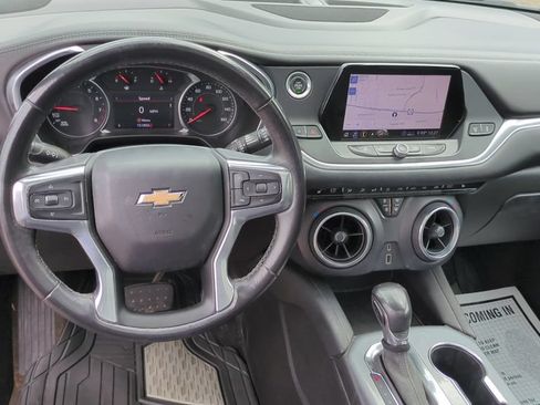 Used 2020 Chevrolet Blazer LT w/ Sound & Technology Package FWD image 17