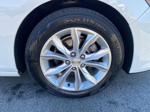 Used 2024 Chevrolet Malibu LT FWD image 9