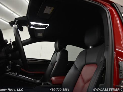Used 2022 Porsche Macan image 14