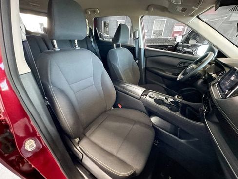 Certified 2025 Nissan Rogue S image 26