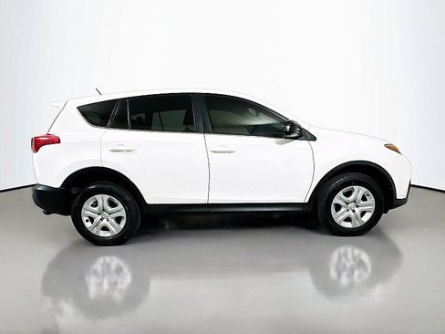 Used 2015 Toyota RAV4 LE FWD image 8