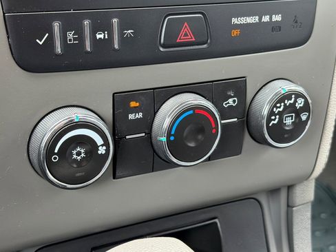 Used 2015 Chevrolet Traverse LS FWD image 22