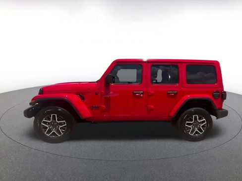 Used 2025 Jeep Wrangler Unlimited Sahara AWD/4WD image 4
