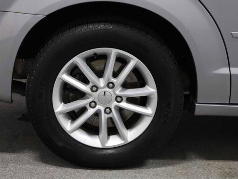 Used 2016 Dodge Grand Caravan SXT image 33