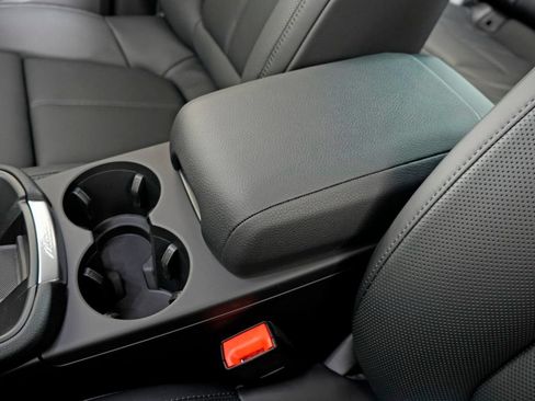 Certified 2026 Porsche Macan AWD/4WD image 28