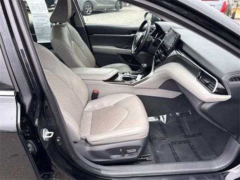 Used 2023 Toyota Camry XSE image 9