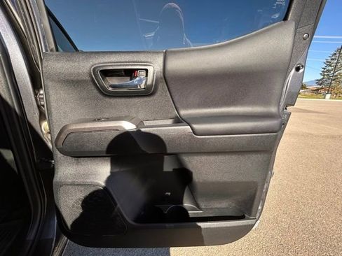 Used 2023 Toyota Tacoma TRD Off-Road image 36