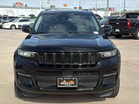 Used 2023 Jeep Grand Cherokee L Limited w/ Black Appearance Package image 8