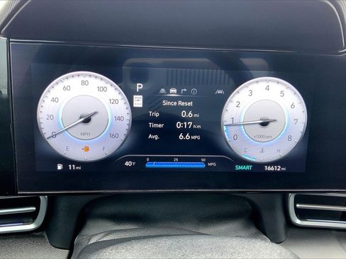 Used 2025 Hyundai Elantra SEL image 14