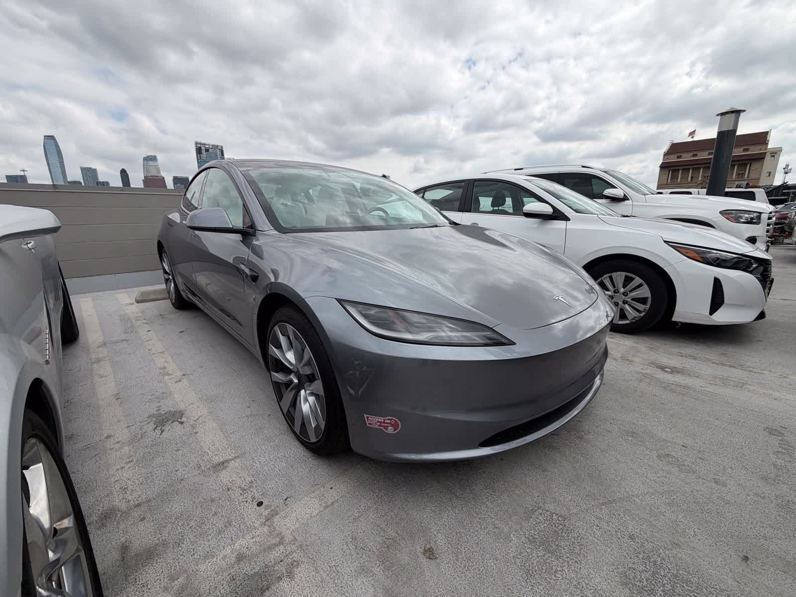 Used 2024 Tesla Model 3 Standard Range RWD image 4