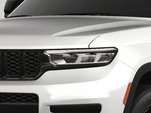 New 2024 Jeep Grand Cherokee L Altitude image 13