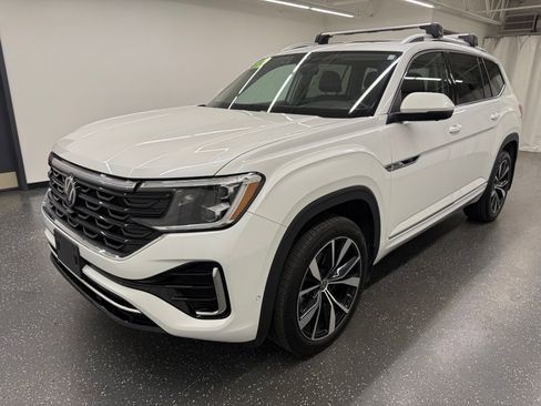 Used 2024 Volkswagen Atlas SEL Premium R-Line AWD/4WD image 4