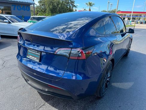 Used 2023 Tesla Model Y Performance image 5