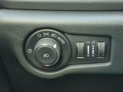 New 2026 Chrysler Pacifica Select image 29