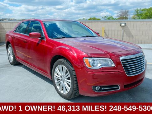 Used 2014 Chrysler 300 AWD w/ Driver Convenience Group image 11